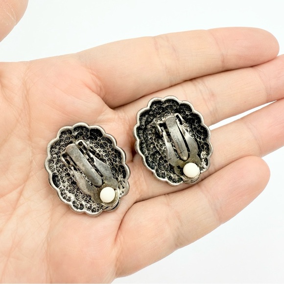Vintage Silver Tone Onyx Navajo Native American Clip On Earrings - Picture 3 of 3